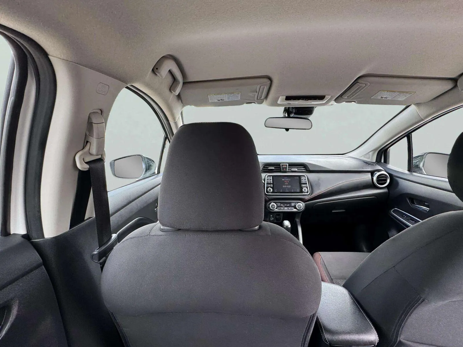 Nissan Versa photo 39