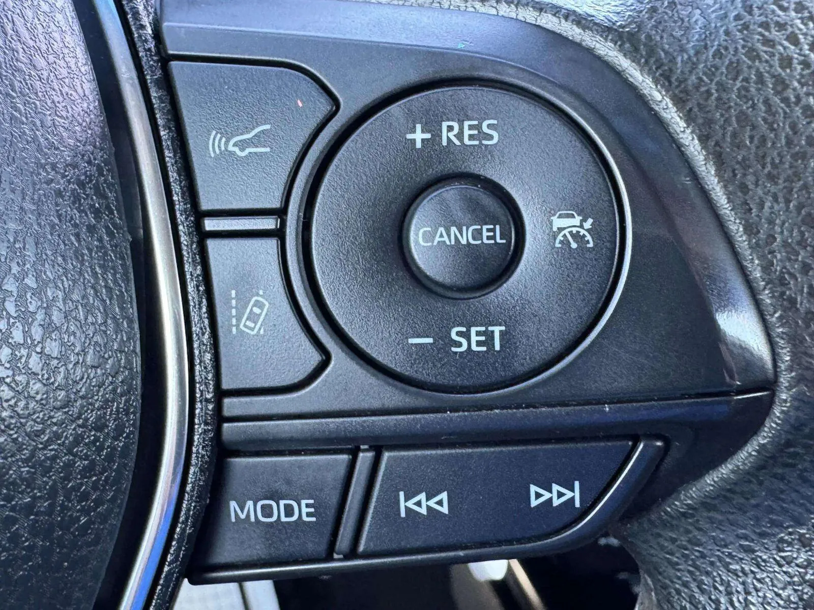 Toyota Camry photo 25