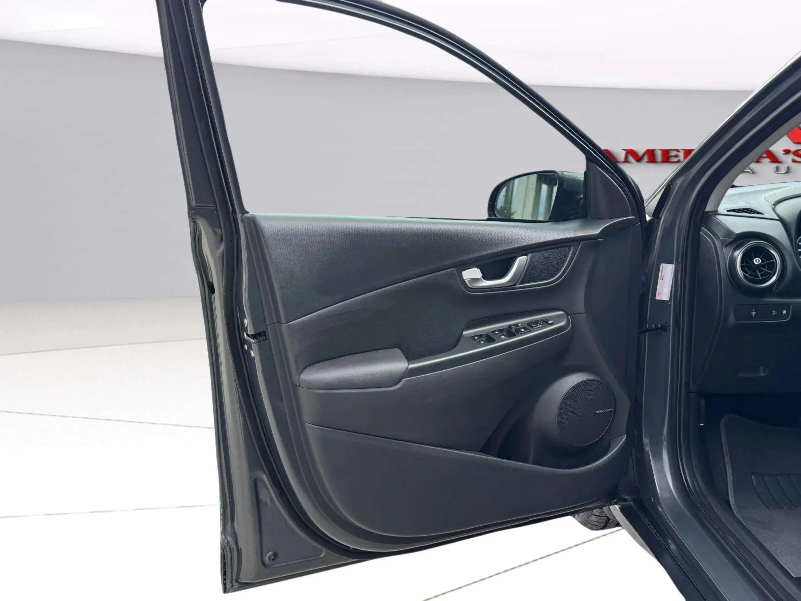 Hyundai Kona photo 17