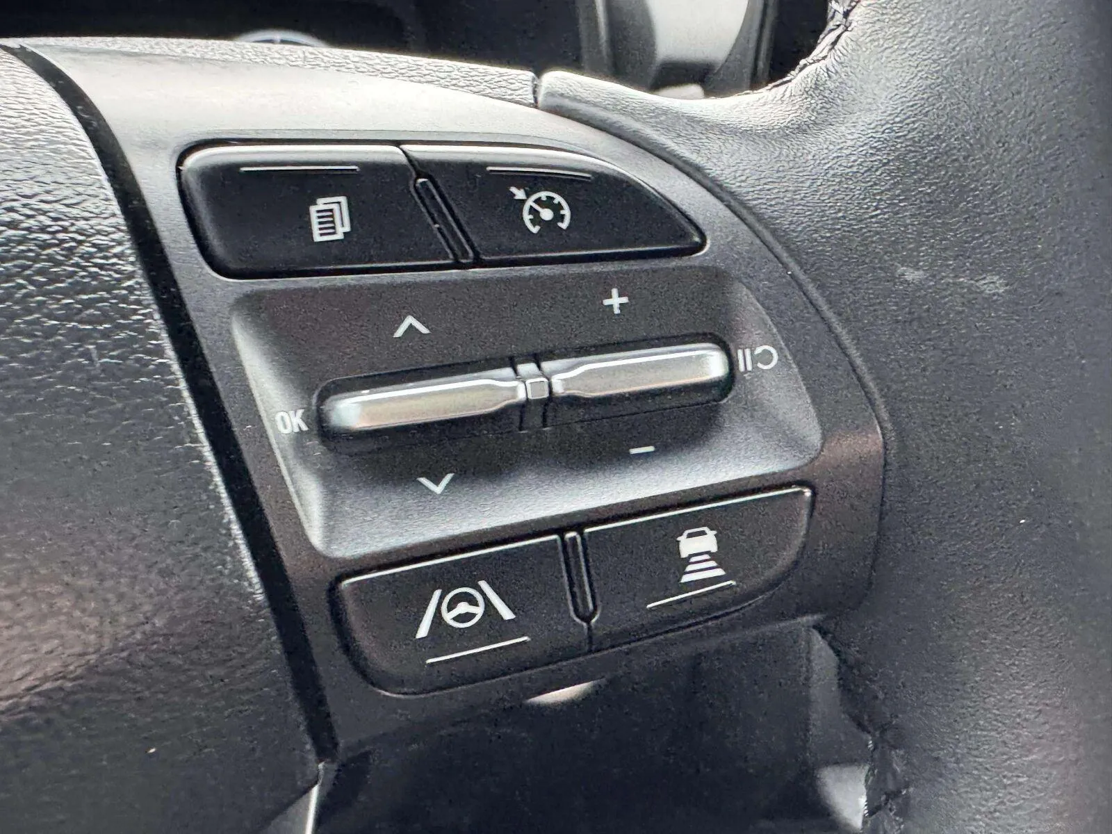Hyundai Kona photo 25