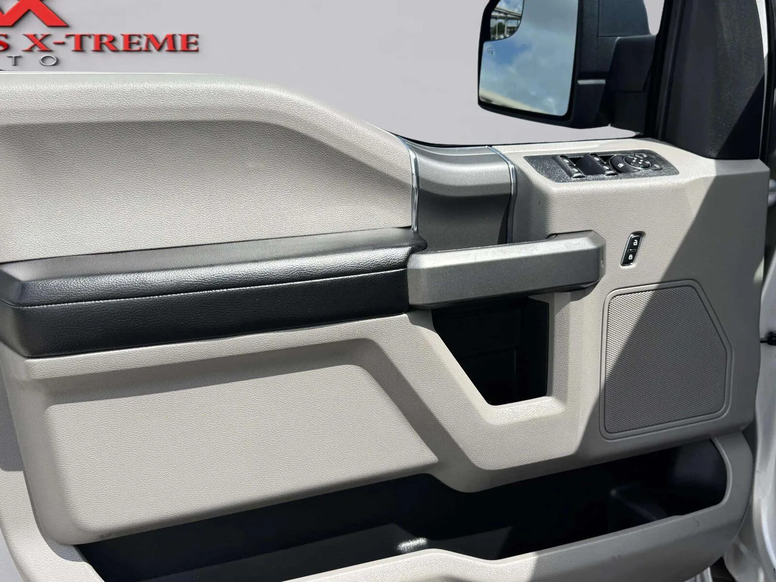 Ford F-150 photo 11