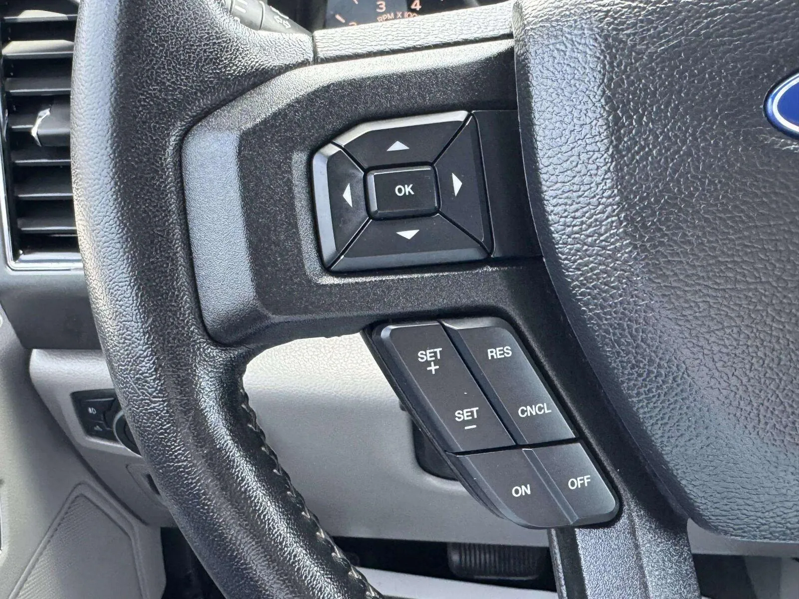 Ford F-150 photo 16
