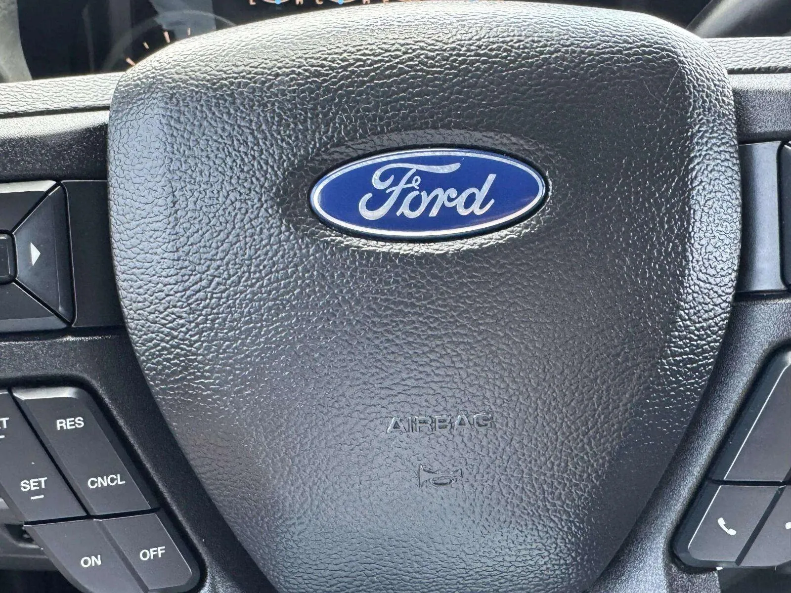 Ford F-150 photo 17