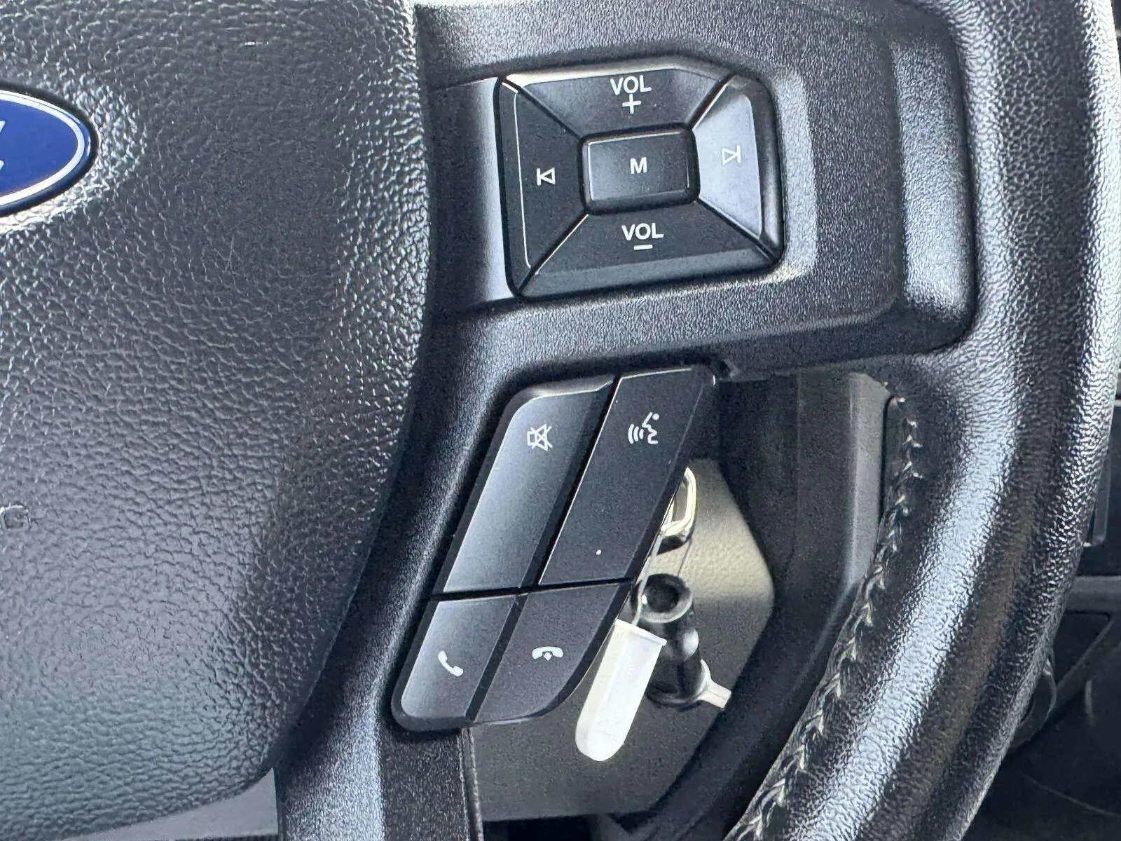 Ford F-150 photo 18