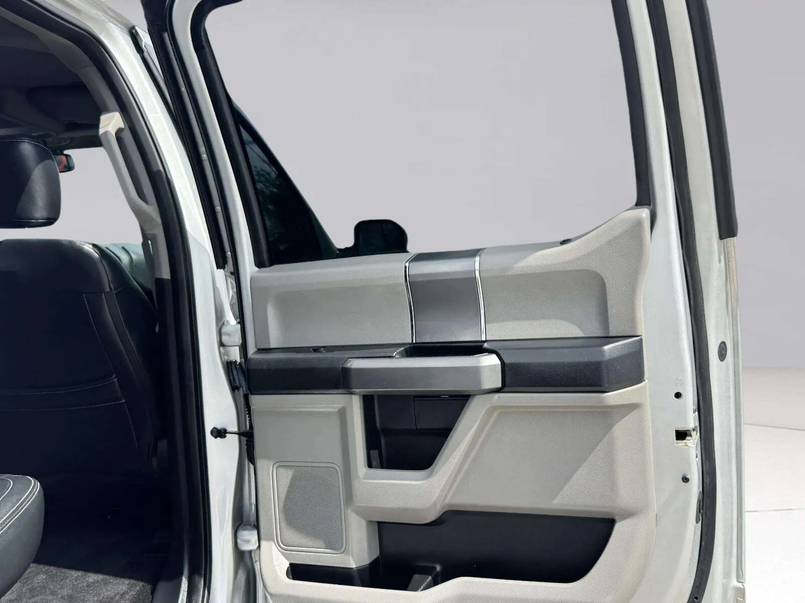 Ford F-150 photo 27