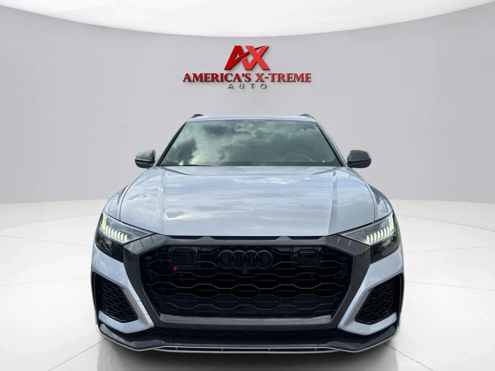 Audi RS Q8 photo 9