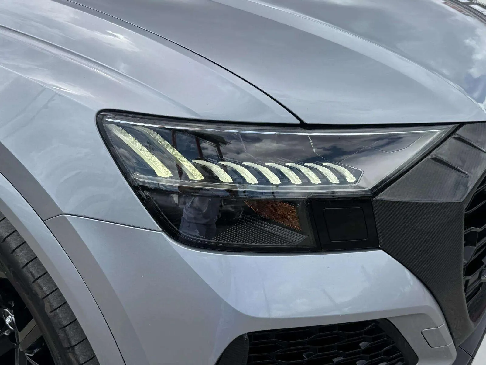 Audi RS Q8 photo 11