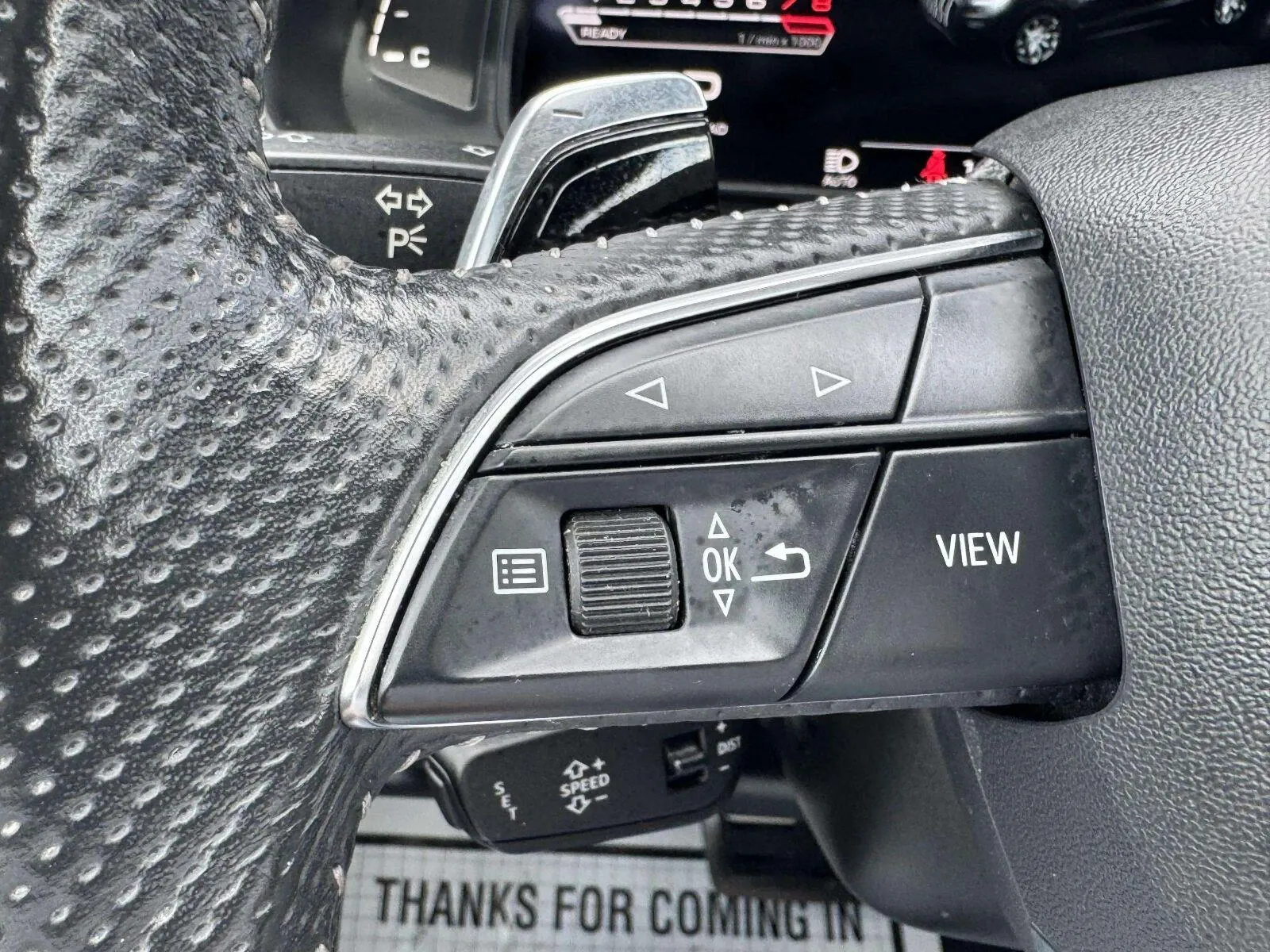 Audi RS Q8 photo 23