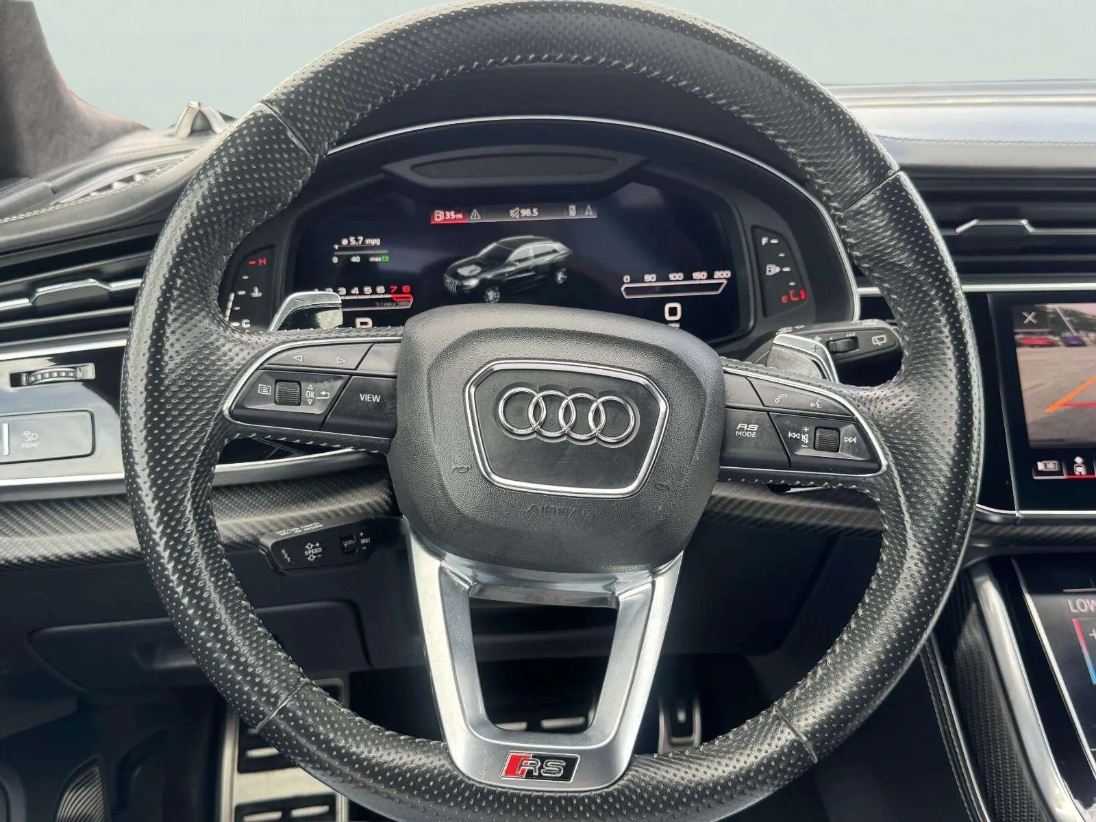 Audi RS Q8 photo 26