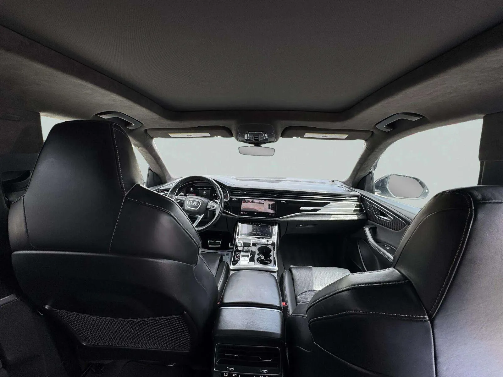 Audi RS Q8 photo 40