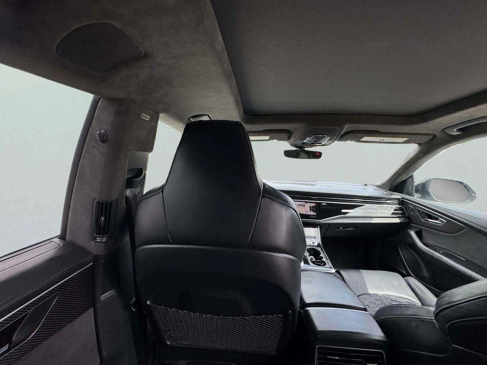 Audi RS Q8 photo 41