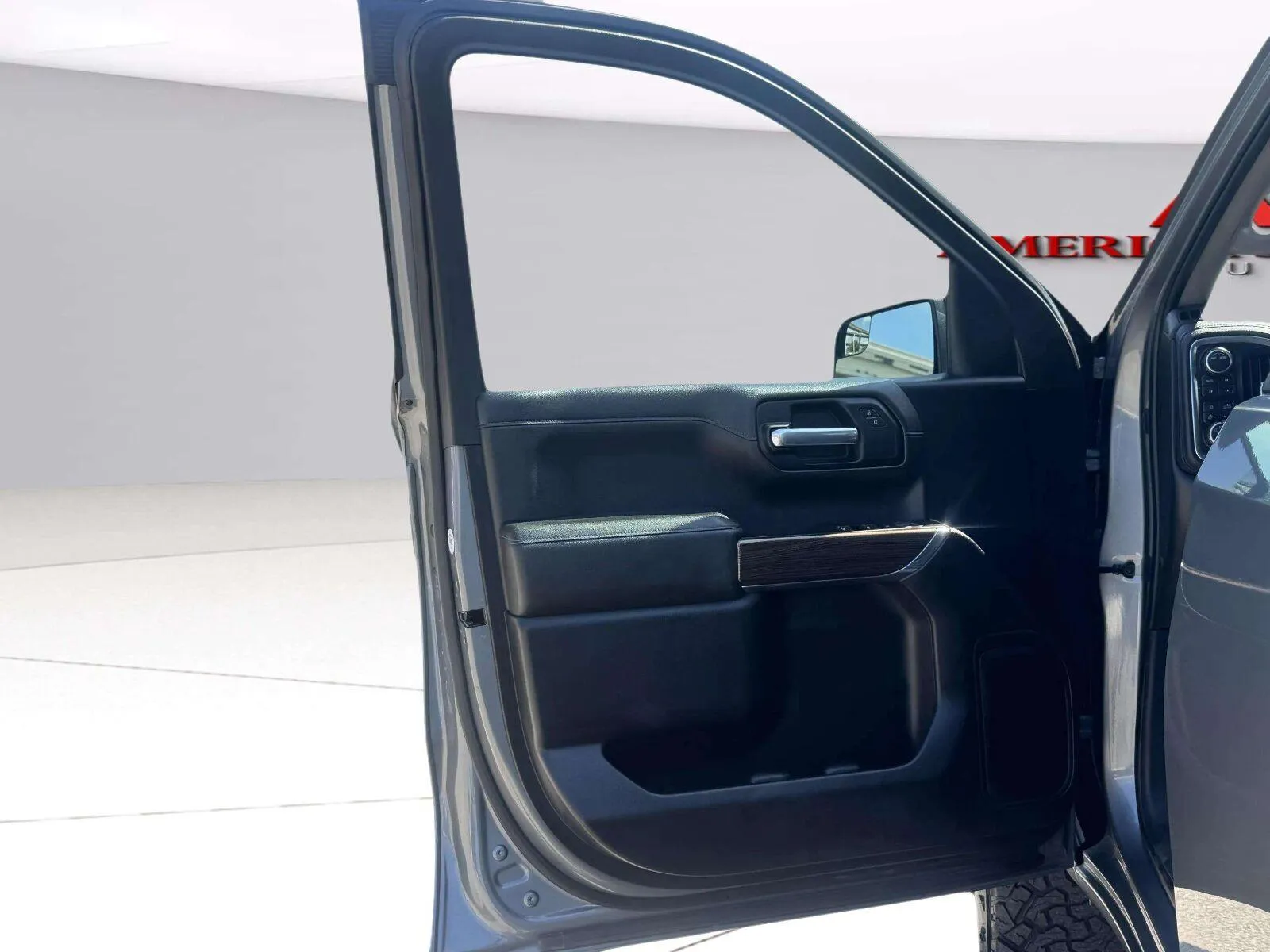 Chevrolet Silverado photo 17