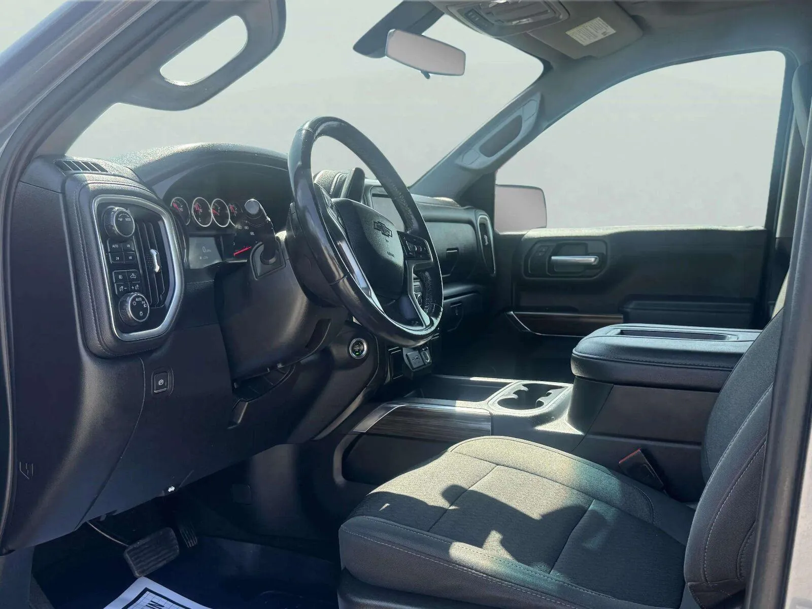 Chevrolet Silverado photo 21