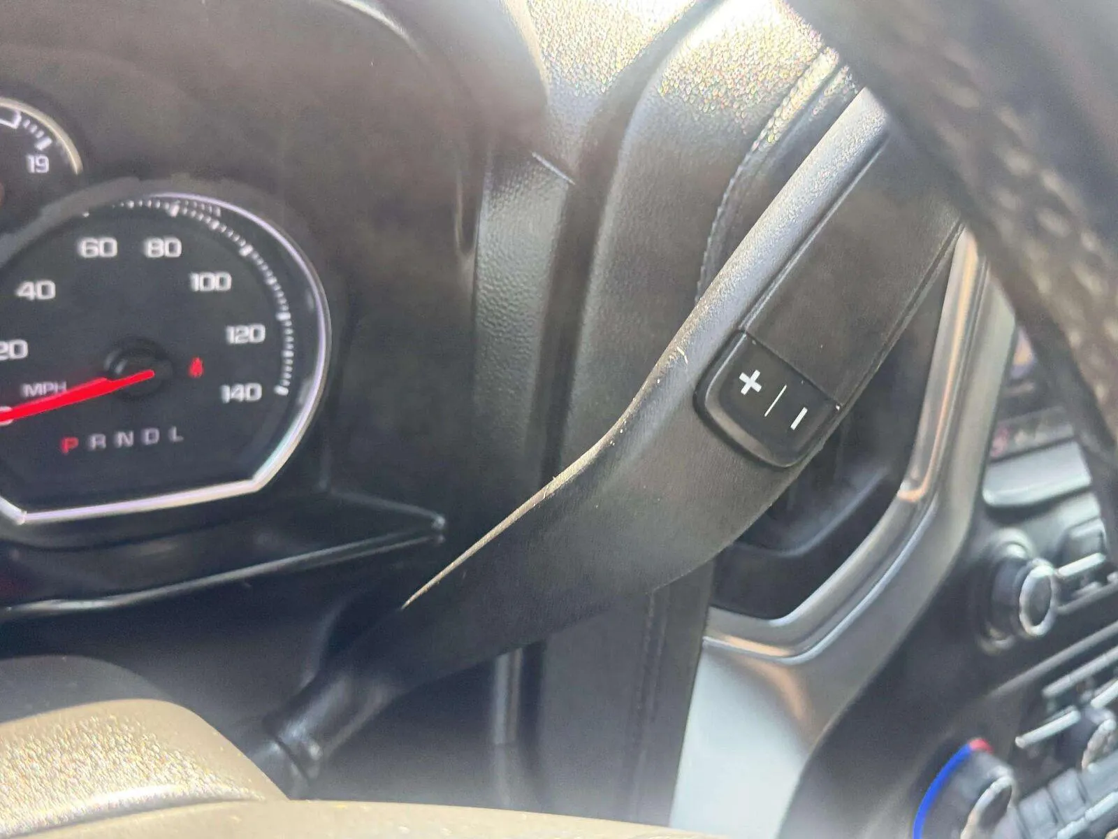 Chevrolet Silverado photo 25