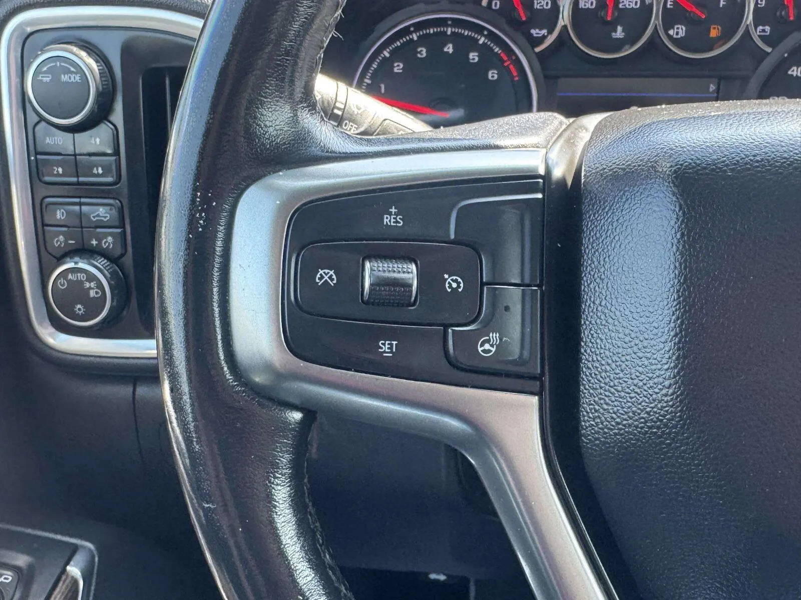 Chevrolet Silverado photo 26
