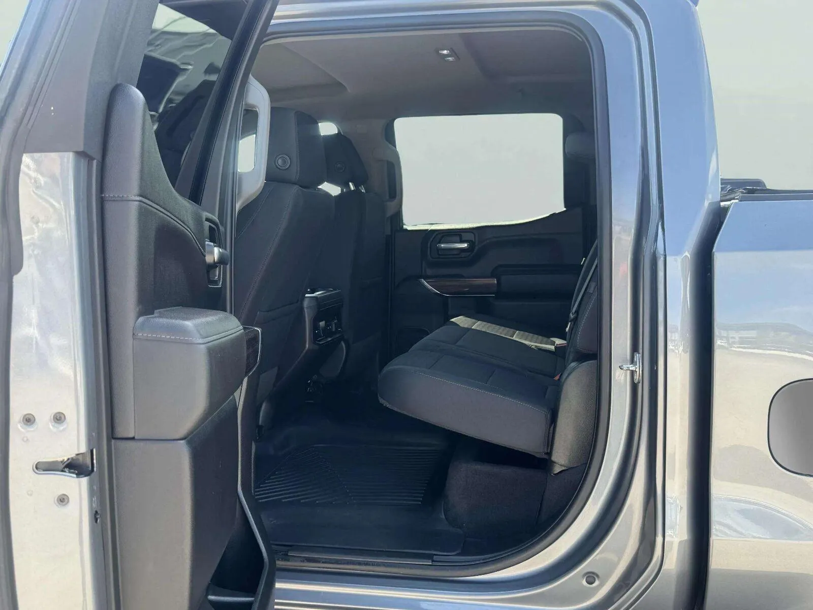 Chevrolet Silverado photo 34