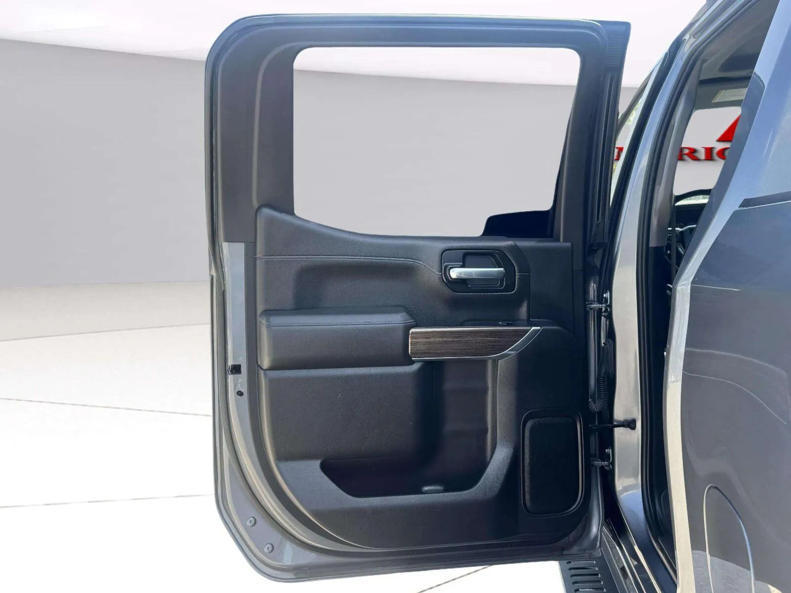 Chevrolet Silverado photo 35