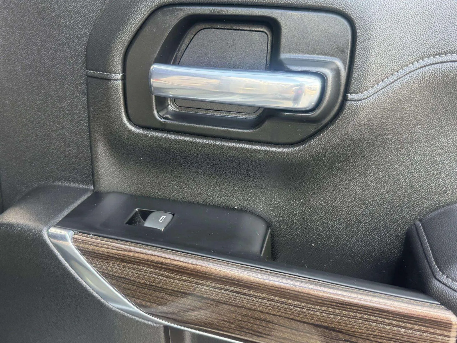 Chevrolet Silverado photo 43