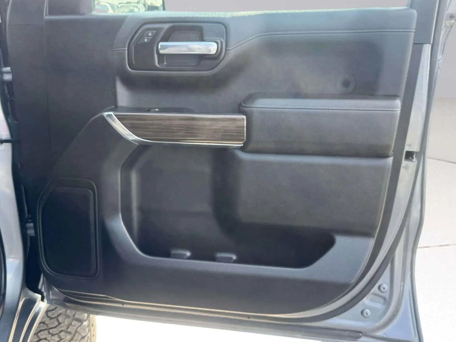 Chevrolet Silverado photo 52