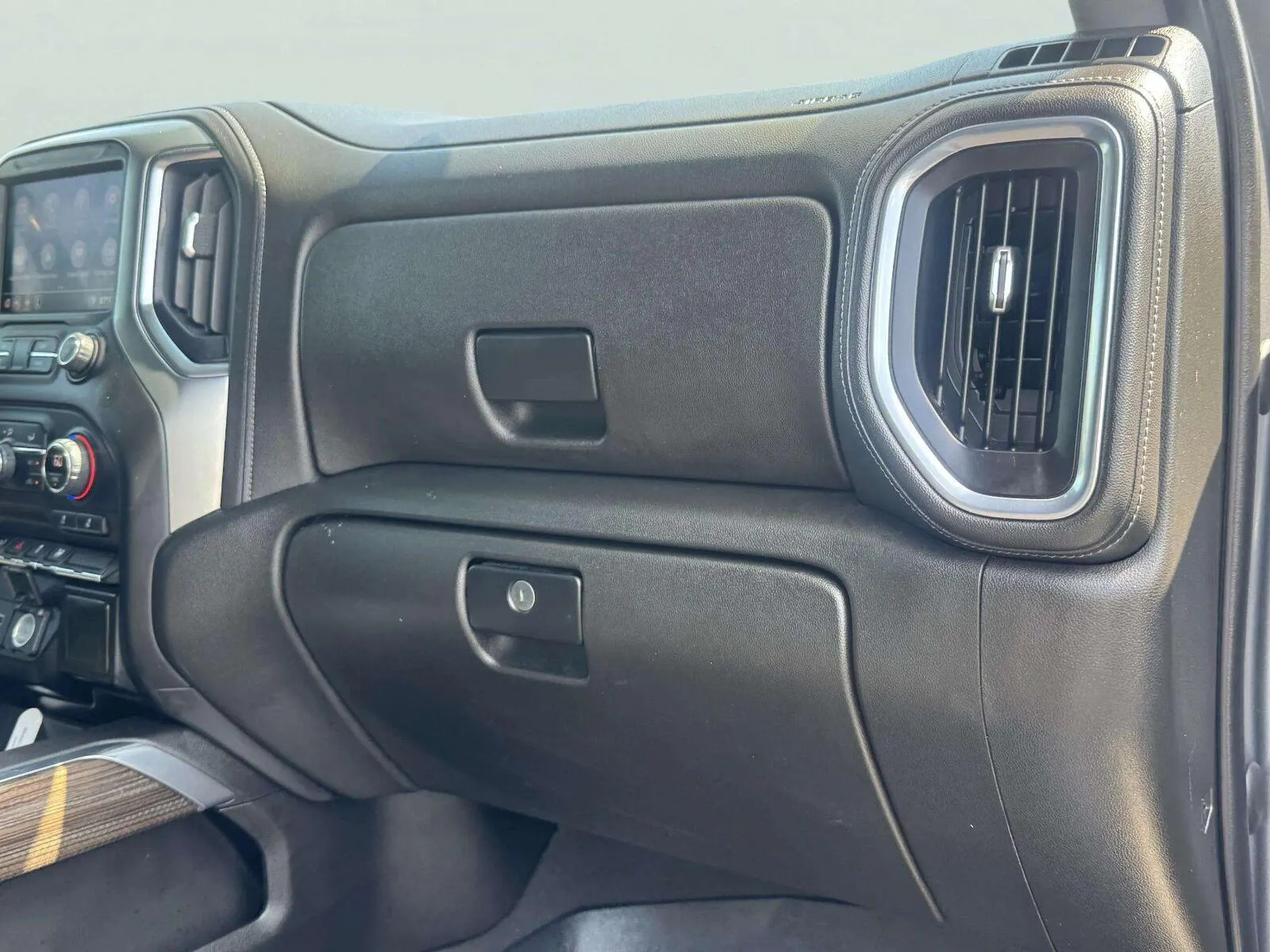 Chevrolet Silverado photo 55