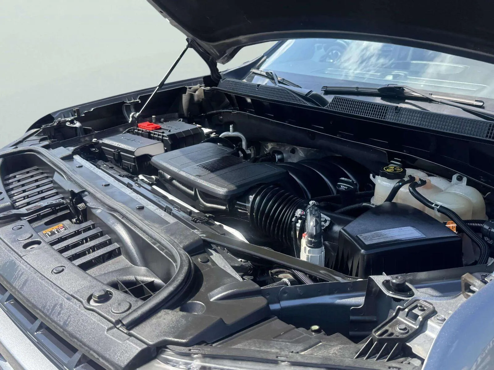 Chevrolet Silverado photo 64