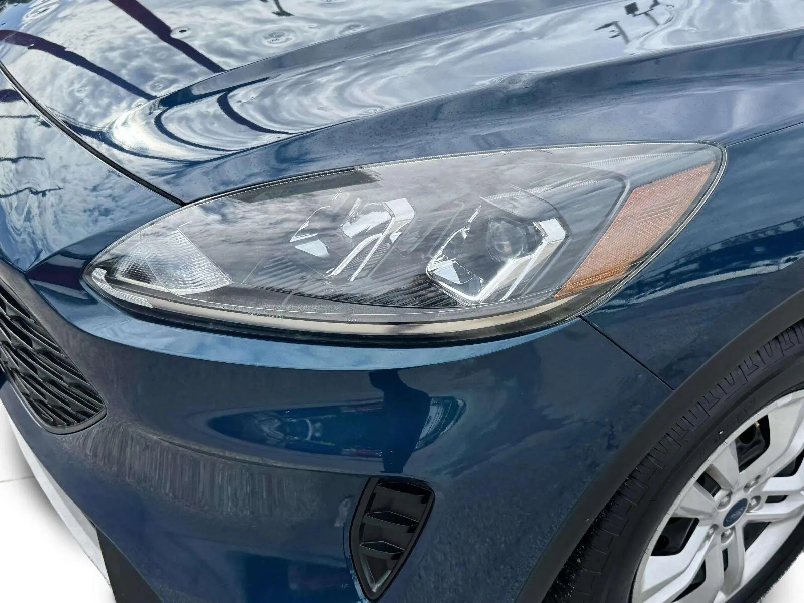 Ford Escape photo 12