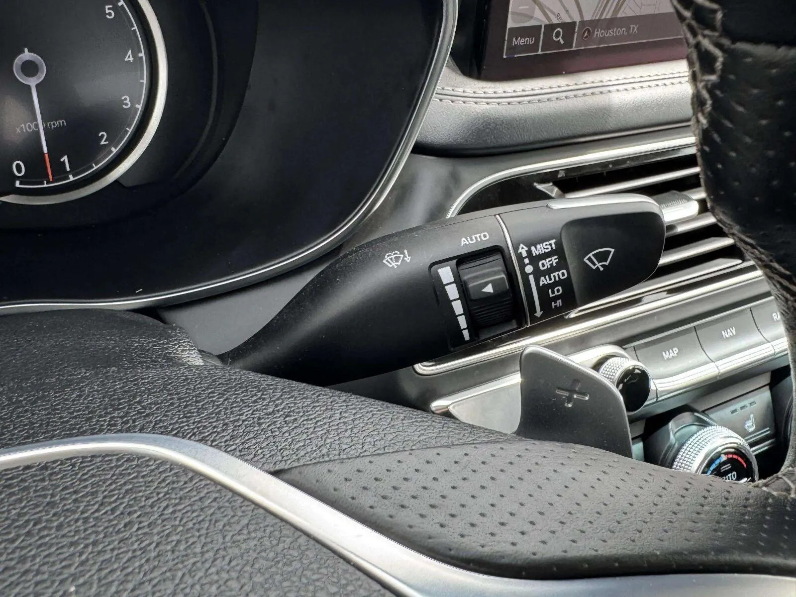 Genesis G70 photo 19