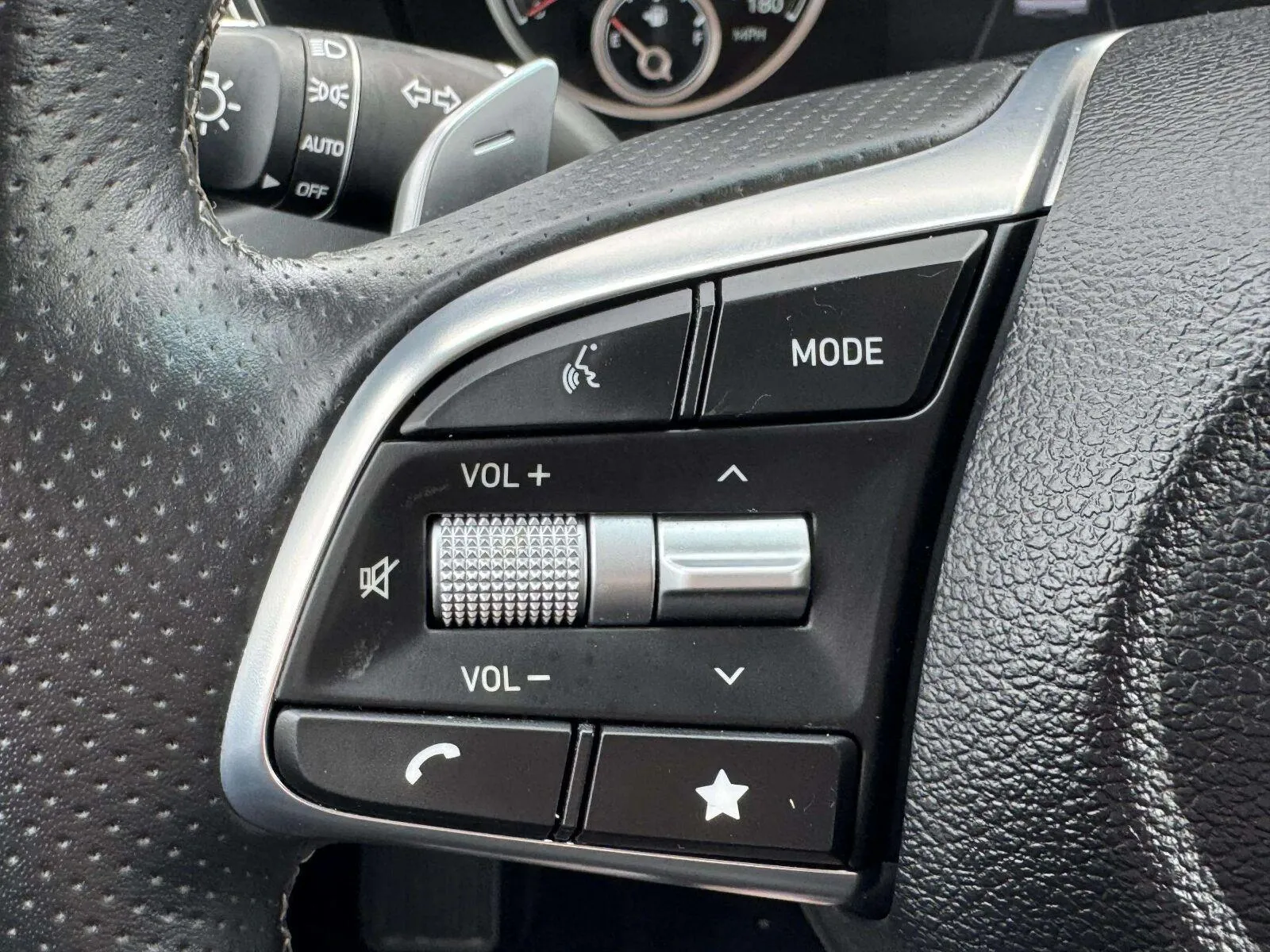 Genesis G70 photo 20