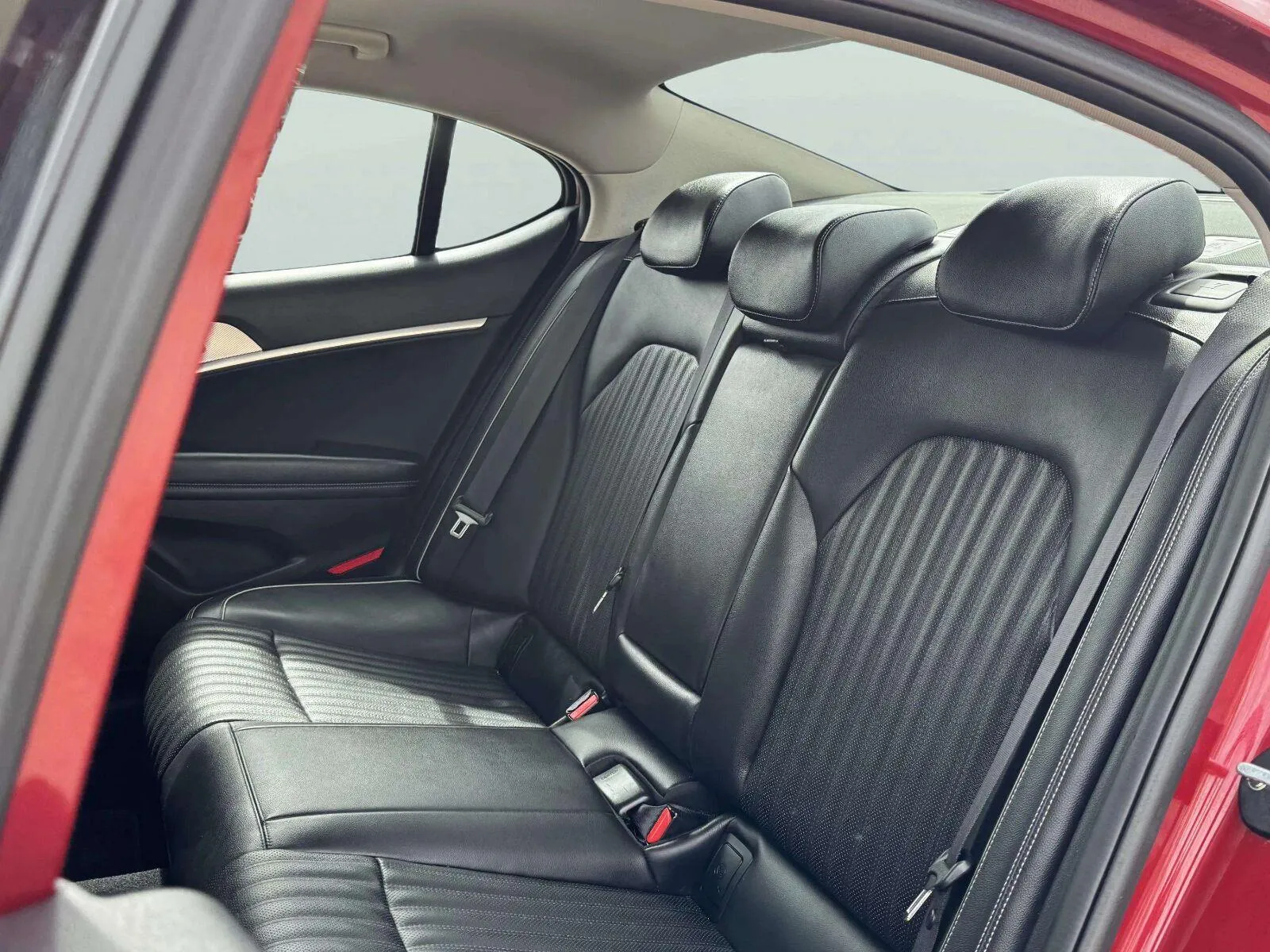 Genesis G70 photo 31
