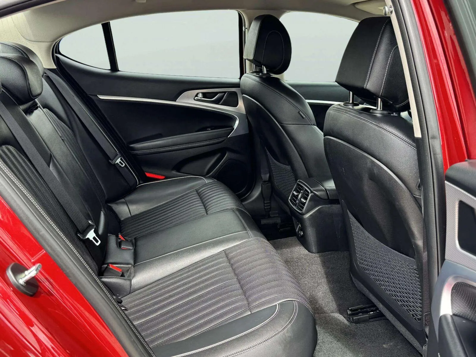 Genesis G70 photo 32