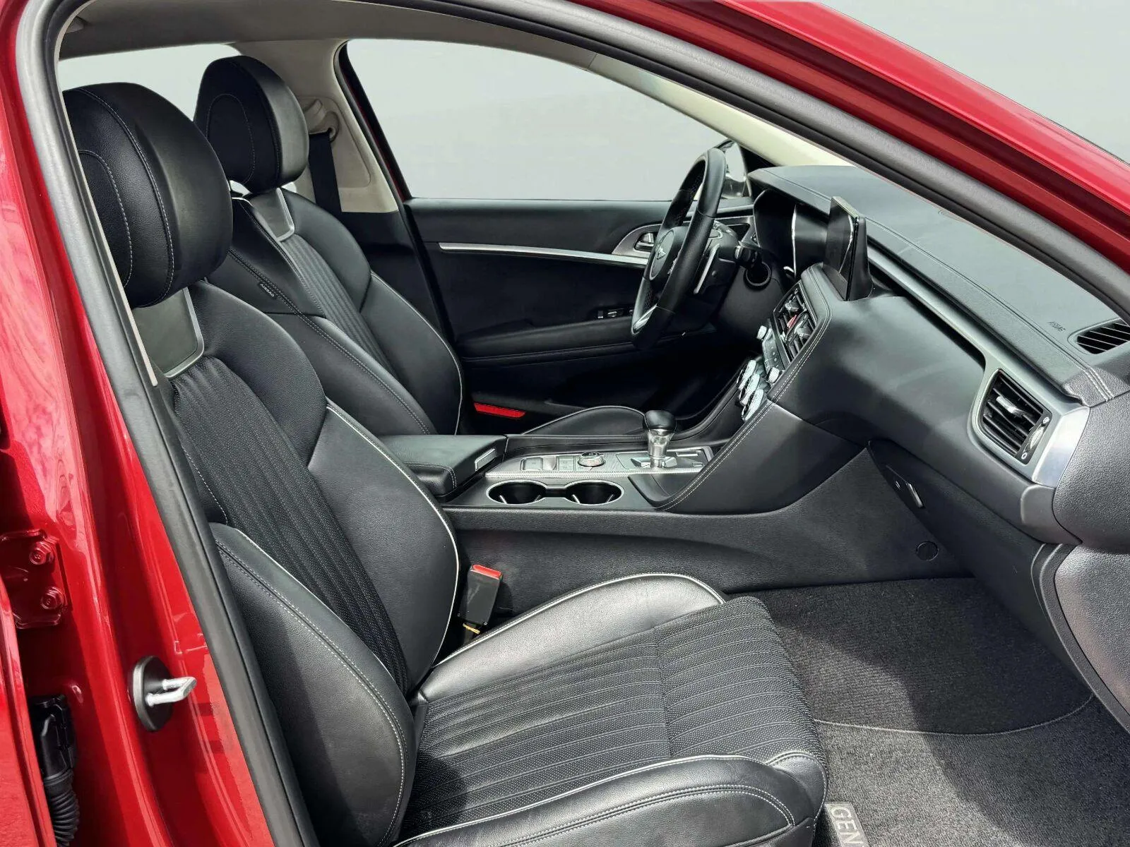 Genesis G70 photo 40