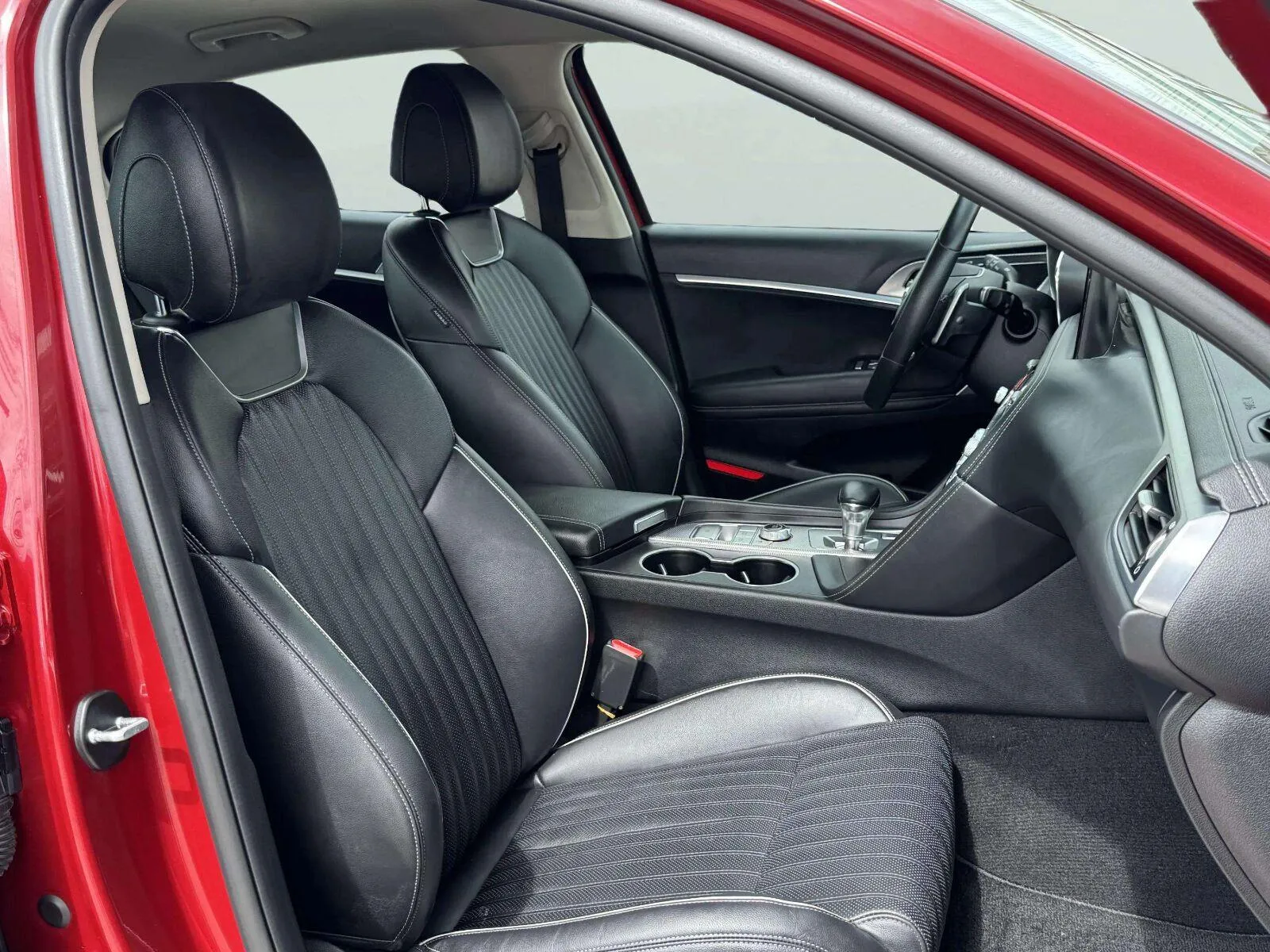 Genesis G70 photo 43