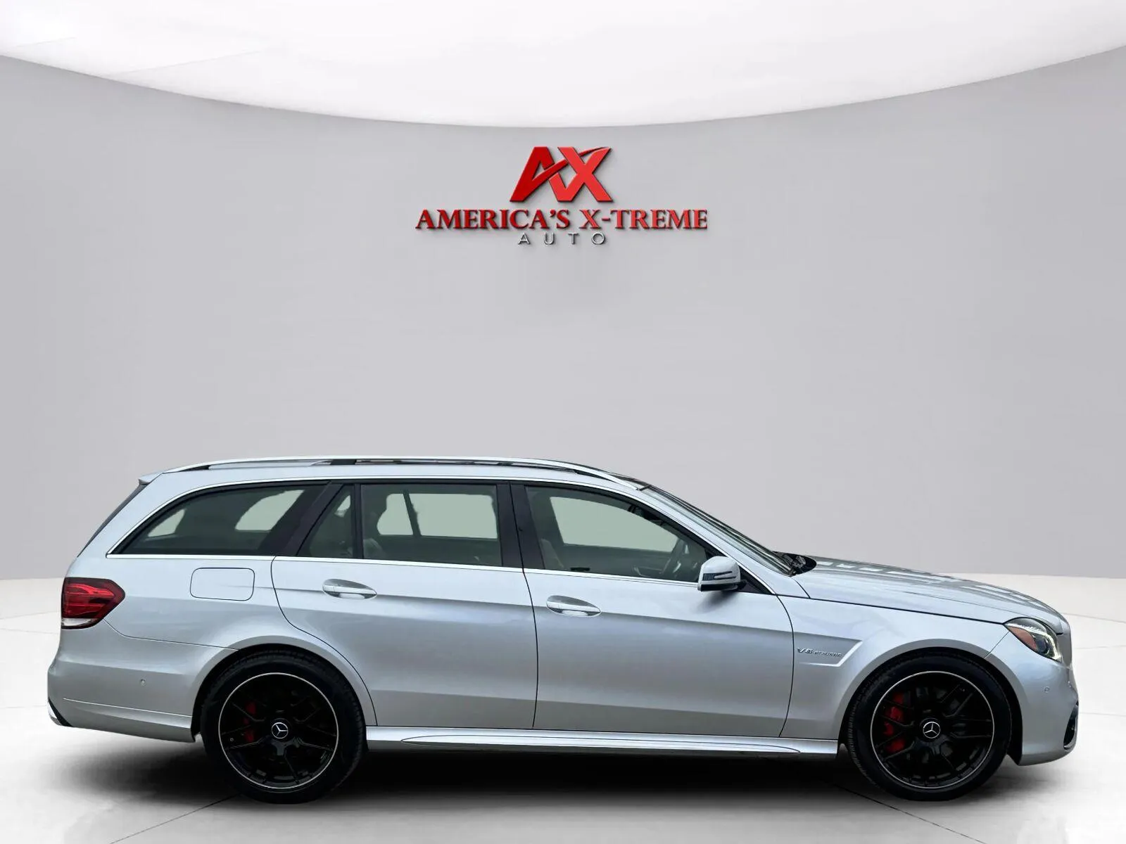 Mercedes-Benz E-Class photo 7