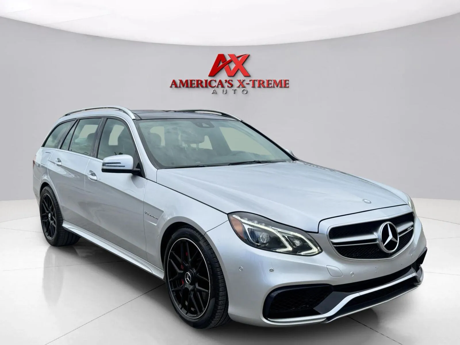 Mercedes-Benz E-Class photo 8