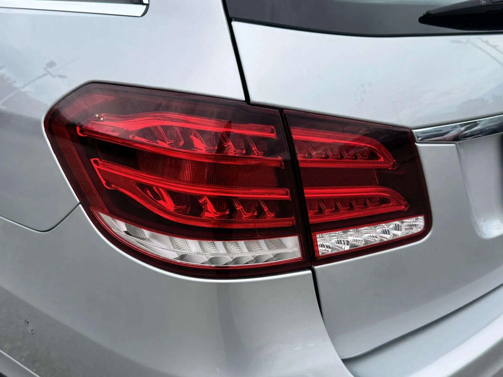 Mercedes-Benz E-Class photo 15