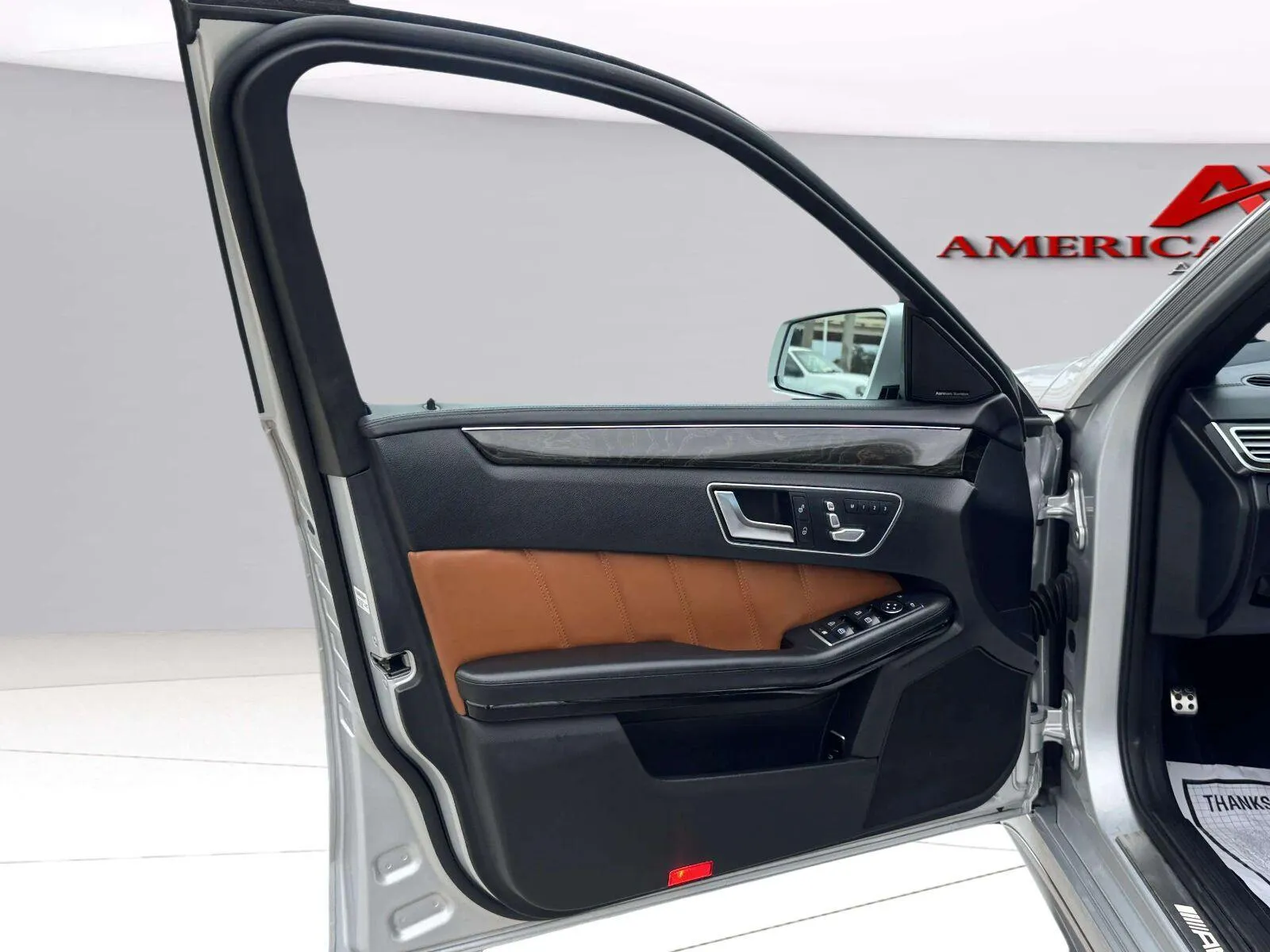 Mercedes-Benz E-Class photo 18