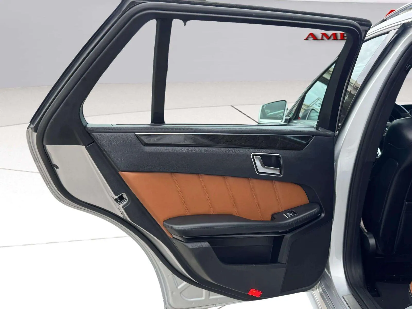 Mercedes-Benz E-Class photo 31