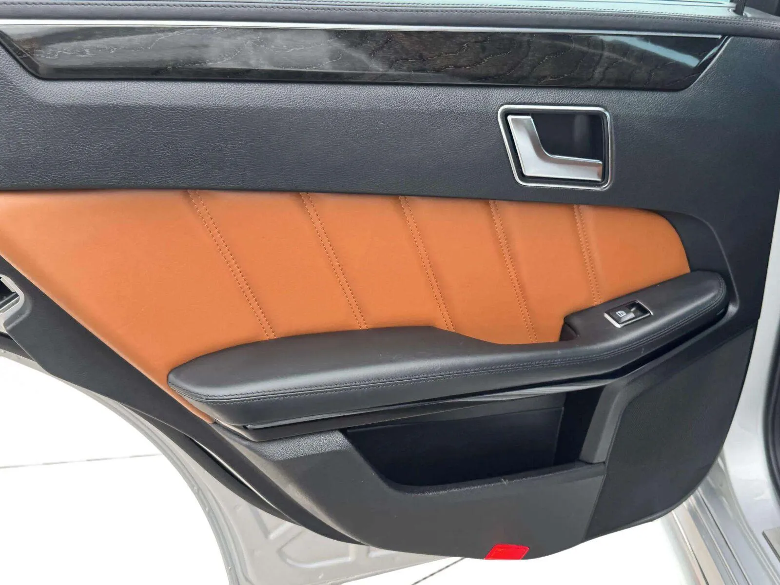 Mercedes-Benz E-Class photo 32