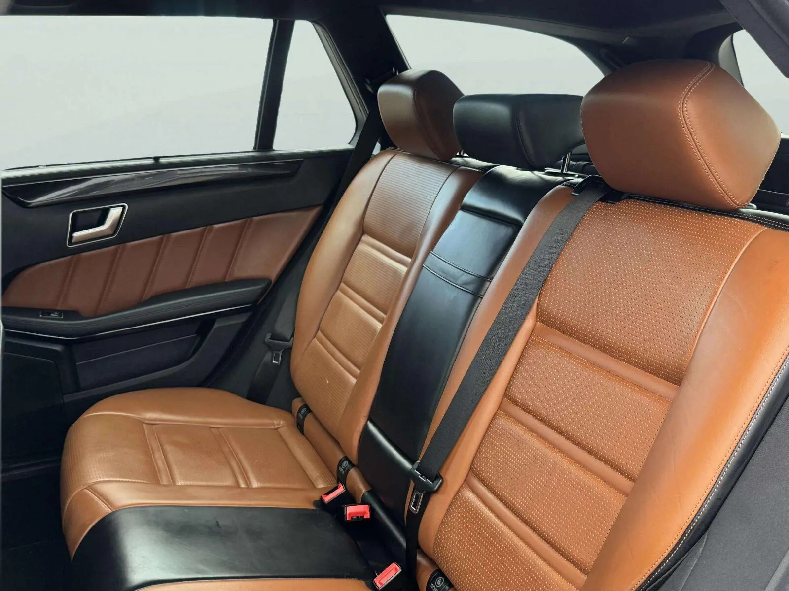 Mercedes-Benz E-Class photo 33