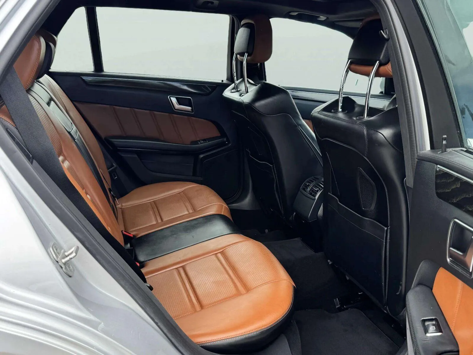 Mercedes-Benz E-Class photo 34