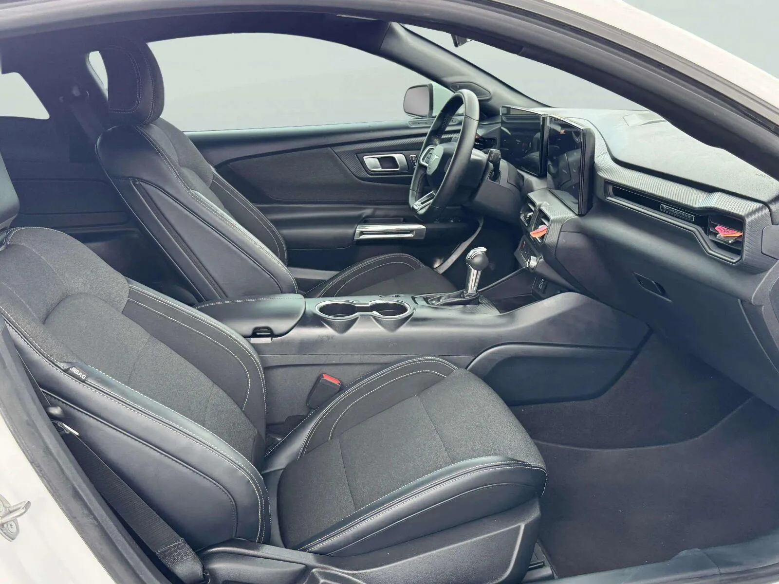 Ford Mustang photo 26
