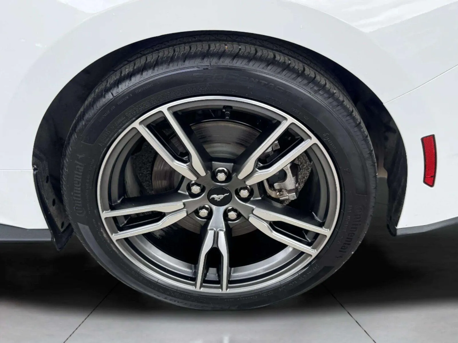 Ford Mustang photo 32