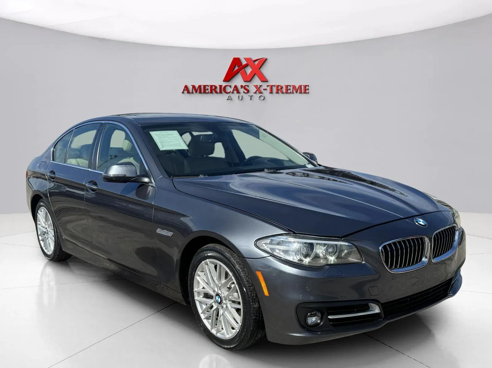 BMW 5 Series photo 8