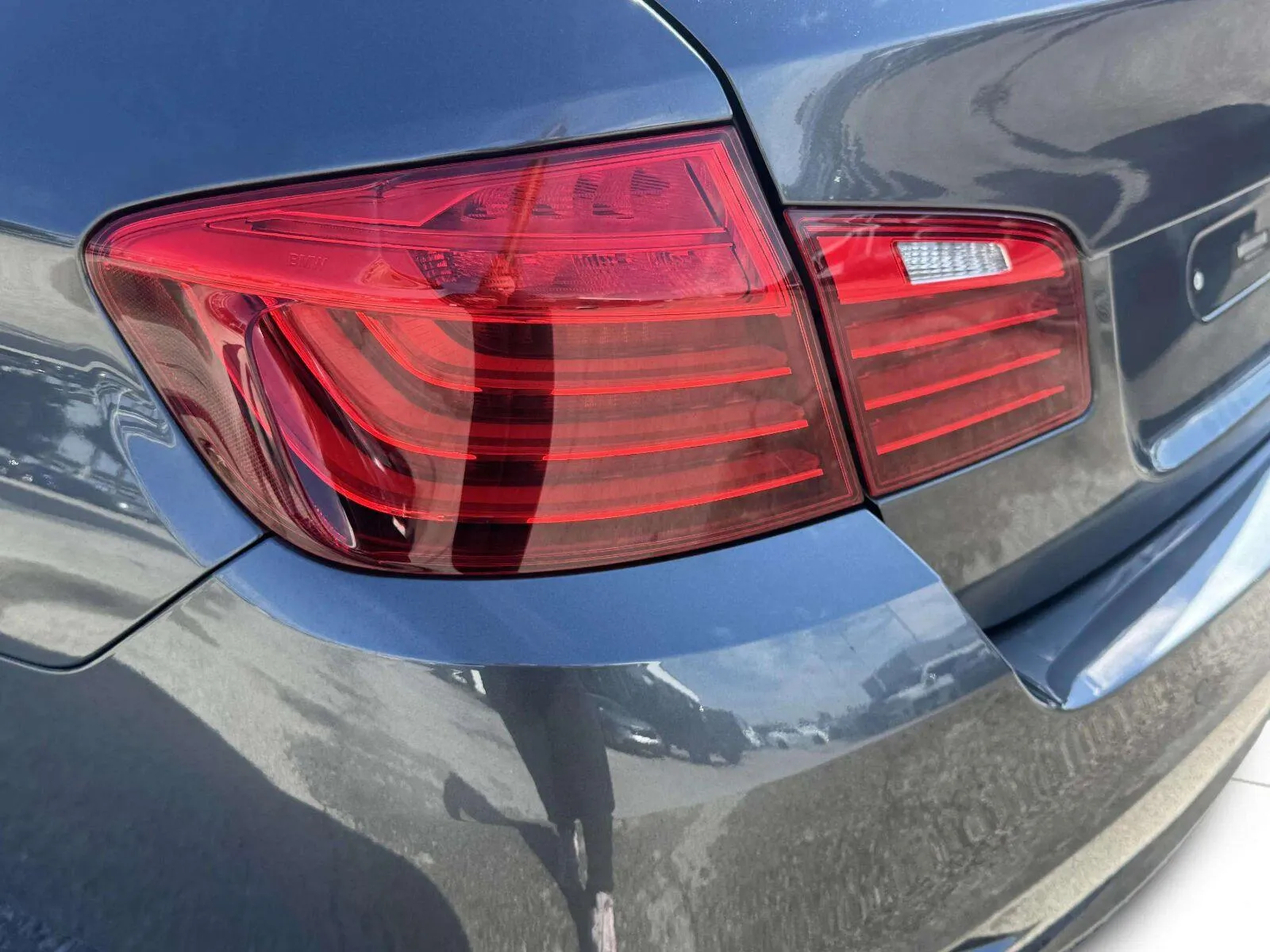 BMW 5 Series photo 14