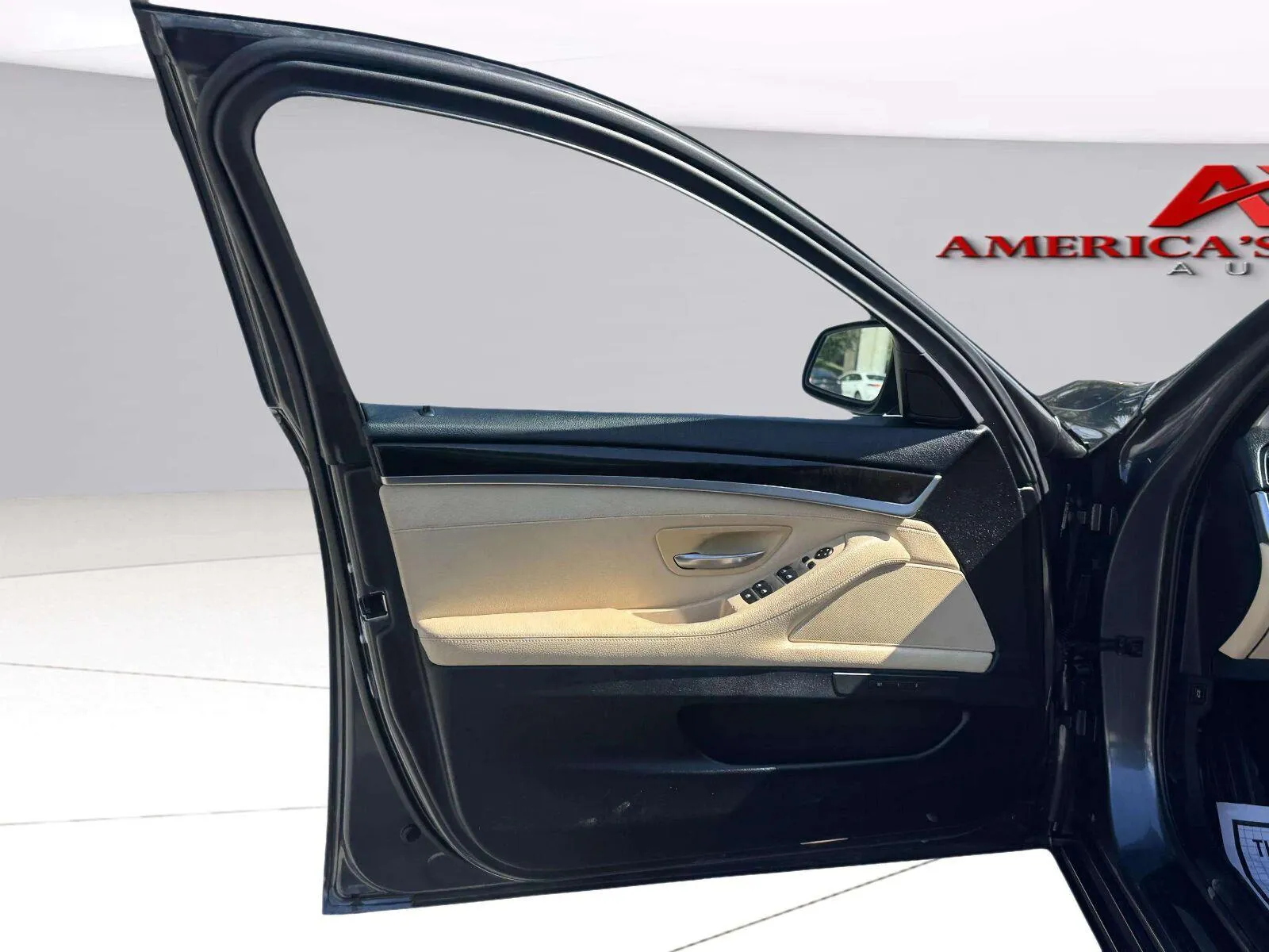 BMW 5 Series photo 17