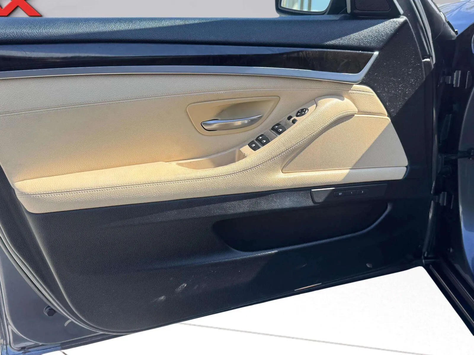 BMW 5 Series photo 18