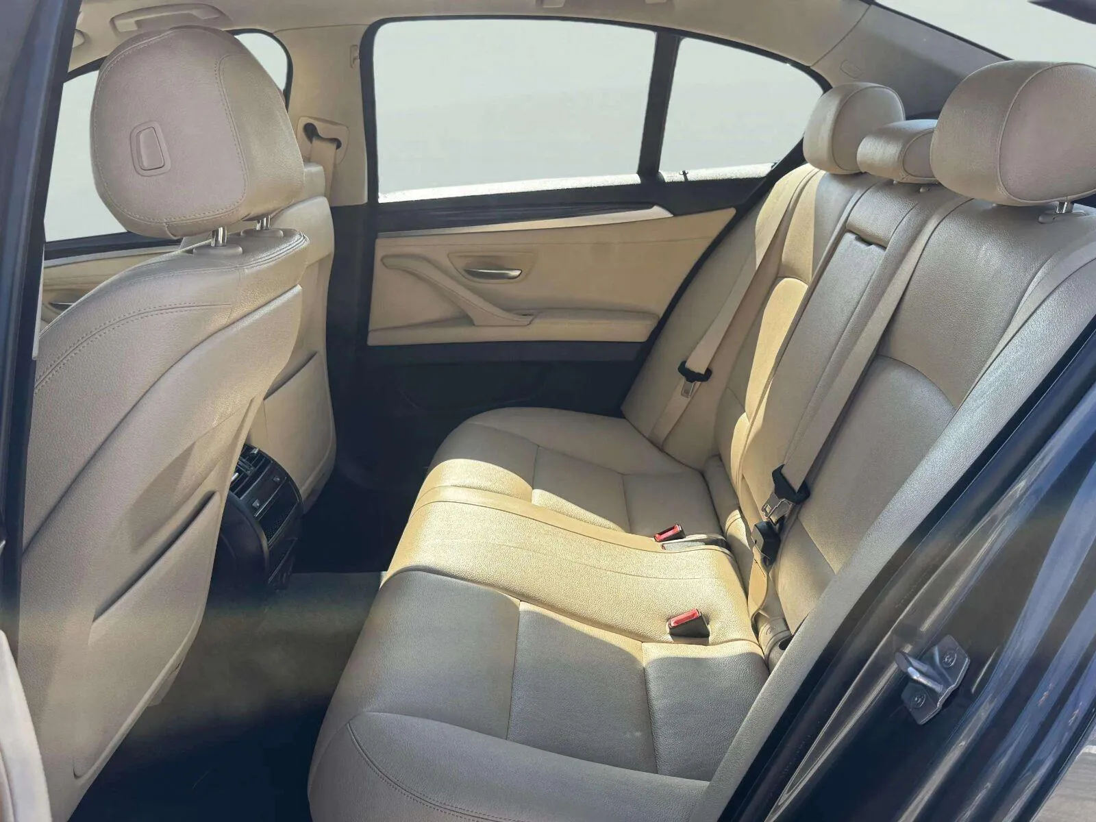 BMW 5 Series photo 29