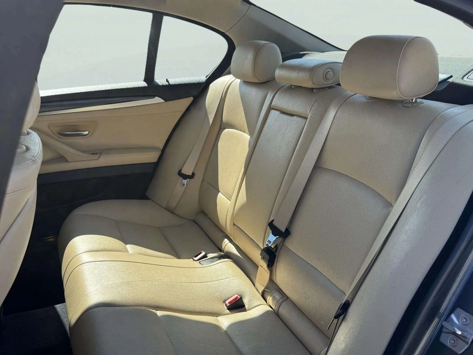 BMW 5 Series photo 32