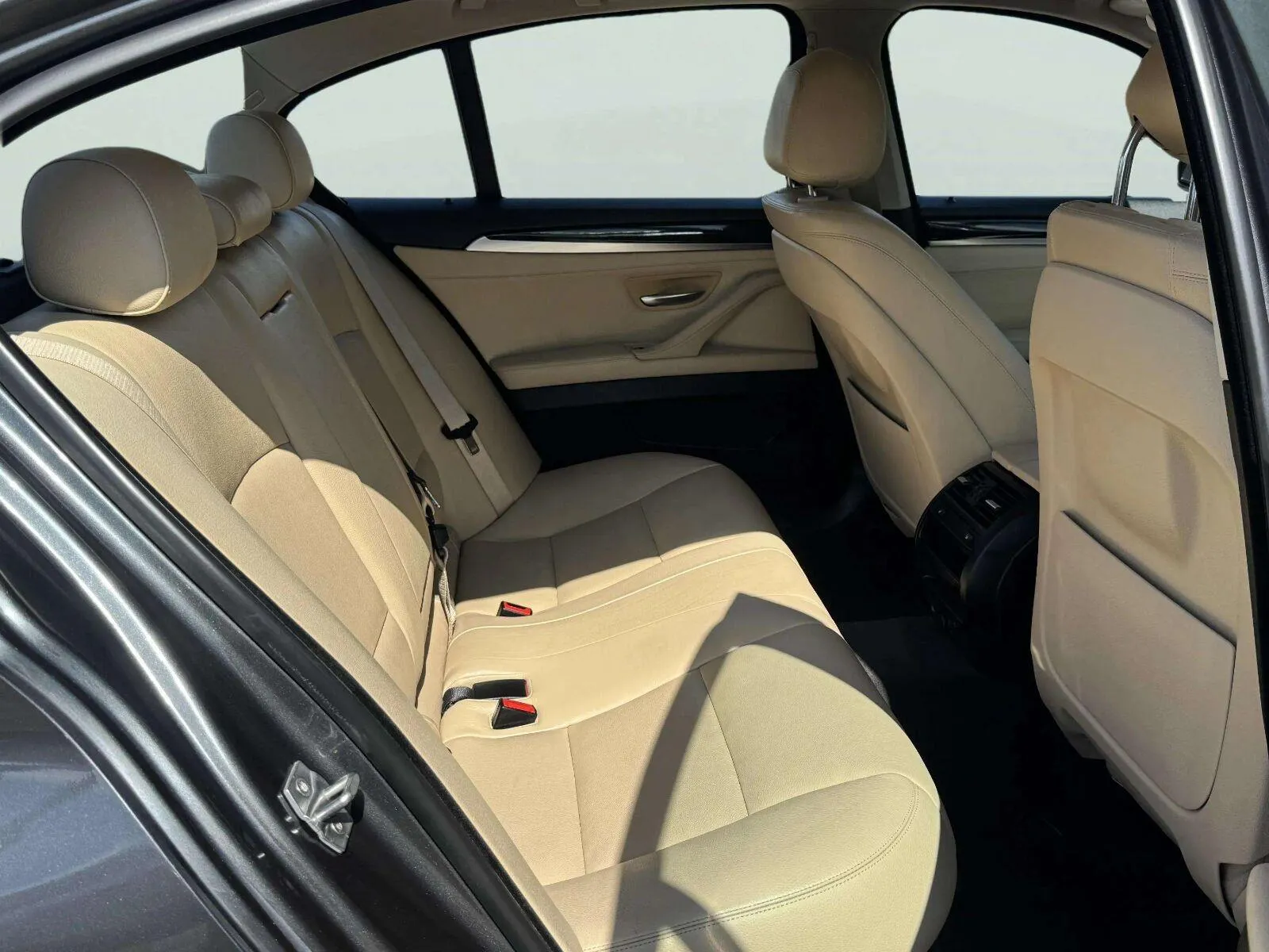 BMW 5 Series photo 33
