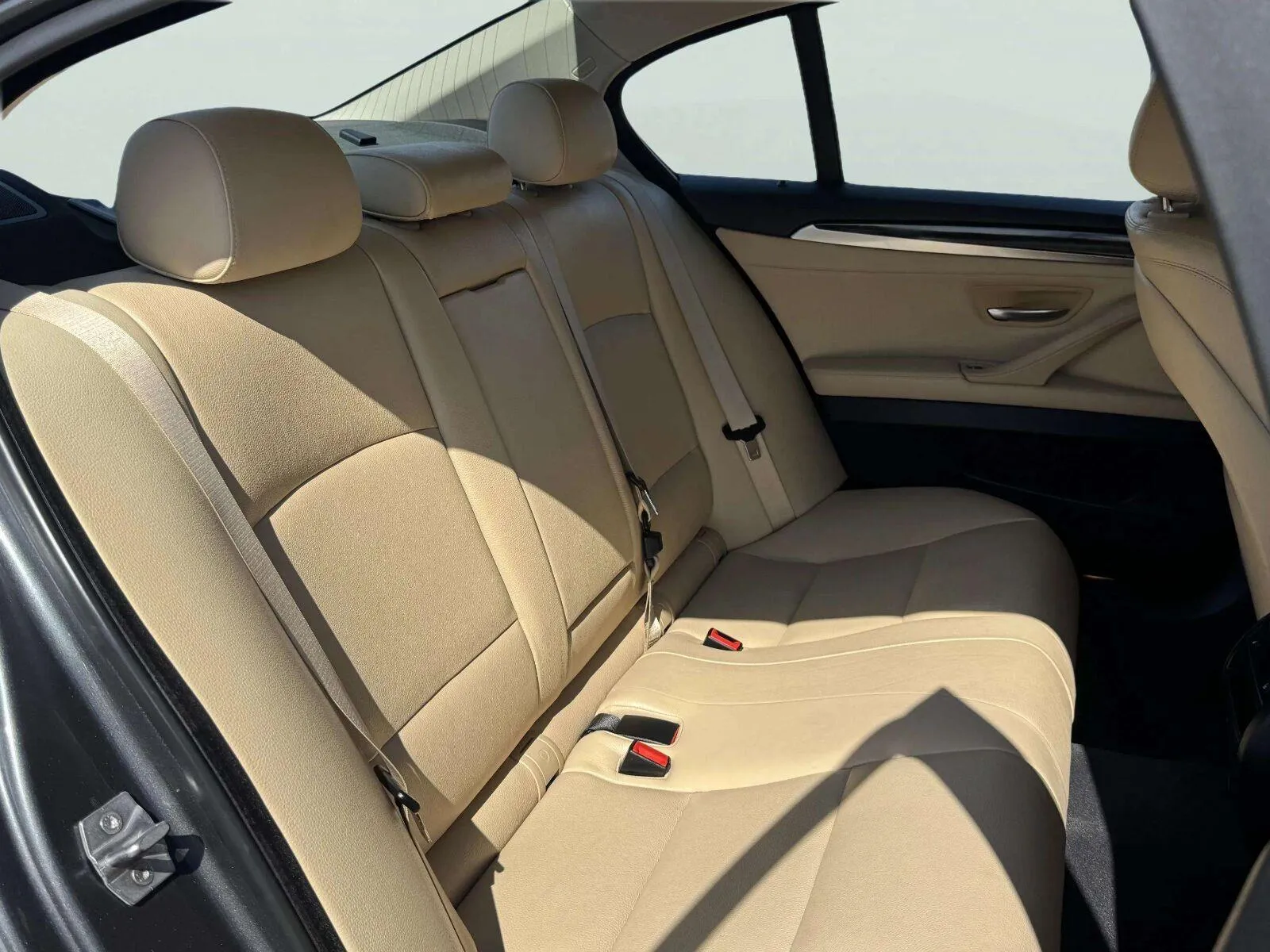 BMW 5 Series photo 36